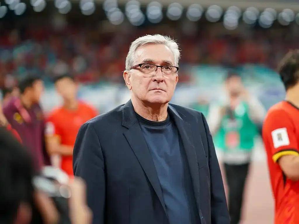 伊万评国足球员：4人获赞，5人遭批评，武磊成球盲鉴定器