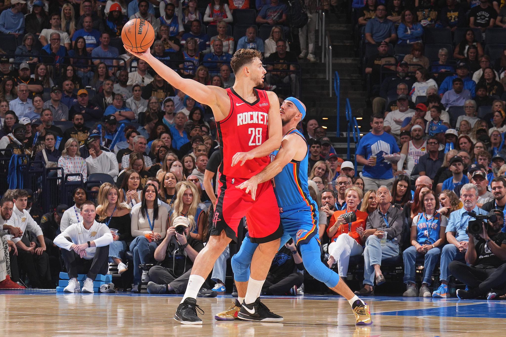 亚历山大突破上篮