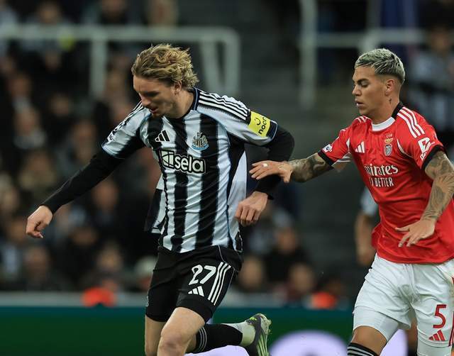 0-3惨败！62岁穆里尼奥执教本菲卡33天 欧冠两连败积分垫底