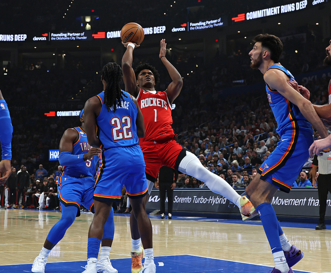 鏖战39分钟腿抽筋！阿门拼尽全力仍难掩三分短板