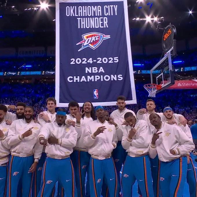 雷霆队揭幕战领总冠军戒指 亚历山大喜获FMVP荣誉