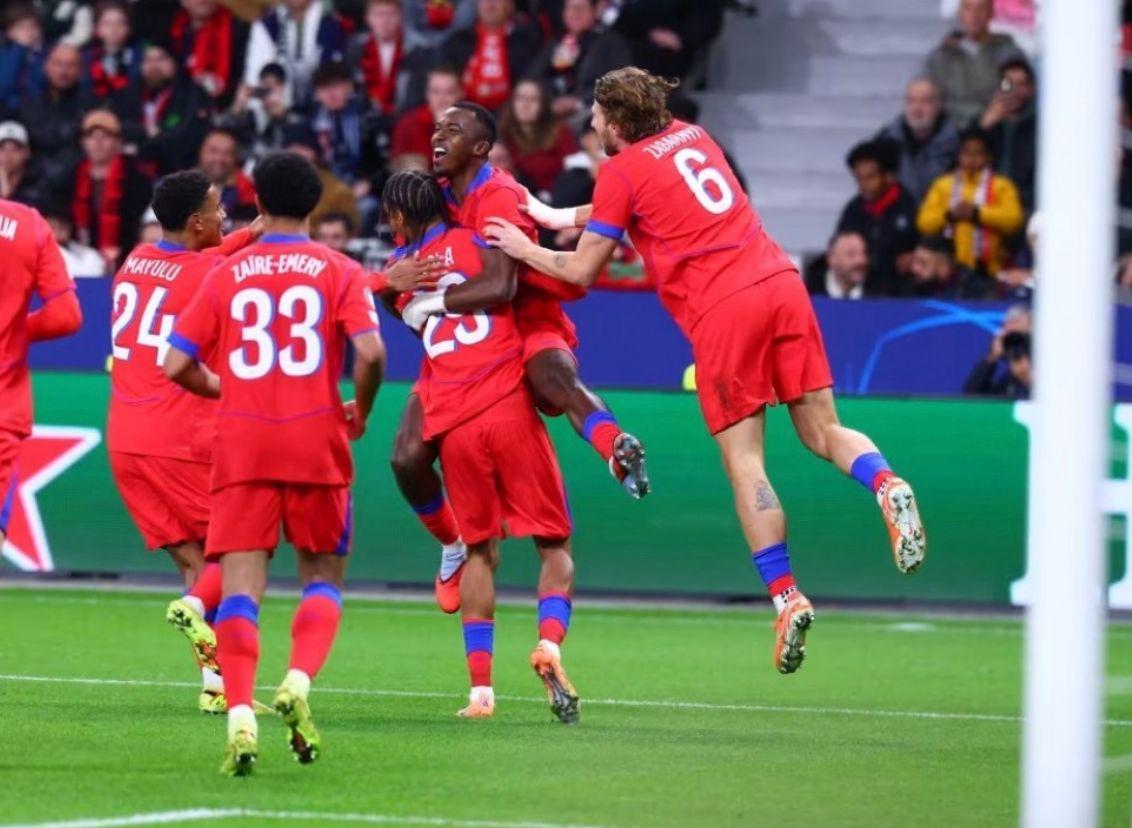 欧冠惊天惨案！大巴黎7-2血洗勒沃库森，药厂121年首遭主场丢7球