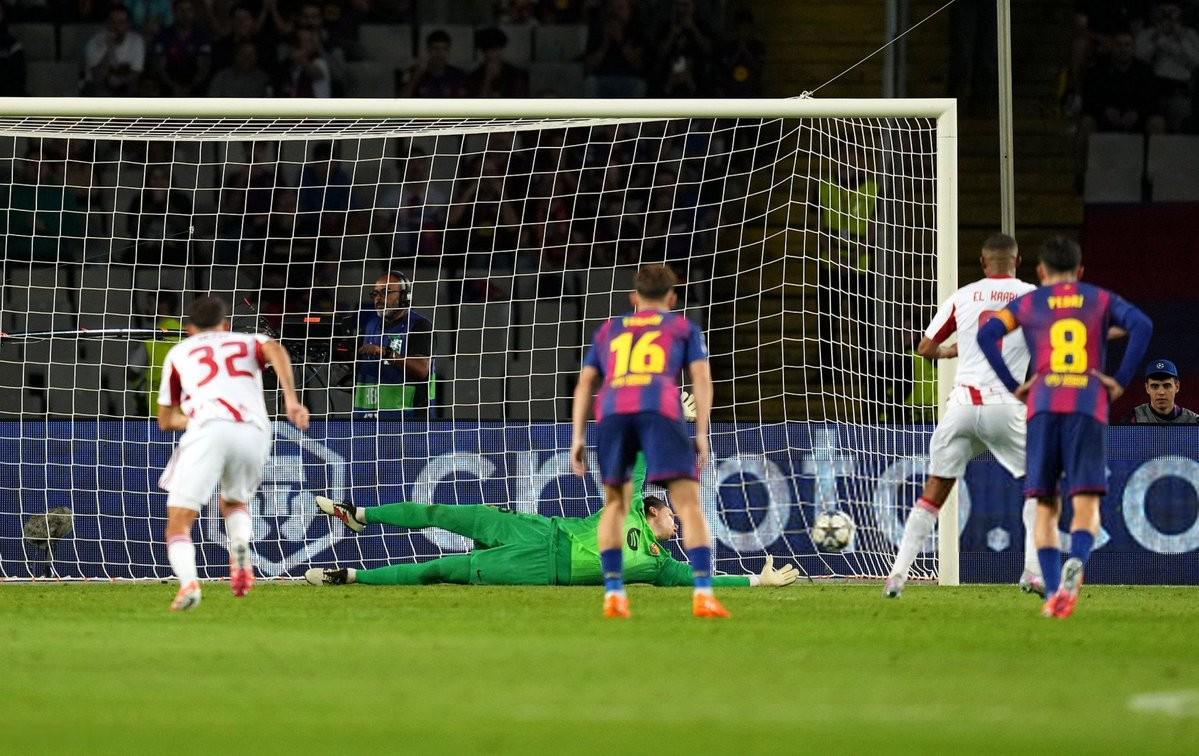 什琴斯尼近13场出战巴萨场均丢球超2粒，防守问题引关注