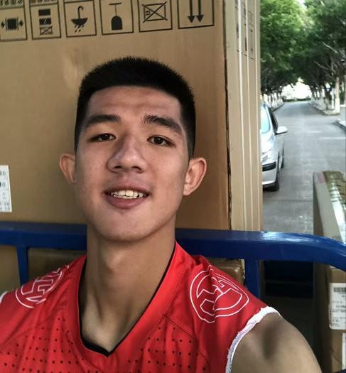 前球员转行卖肠粉：揭秘足球圈潜规则与退役真相