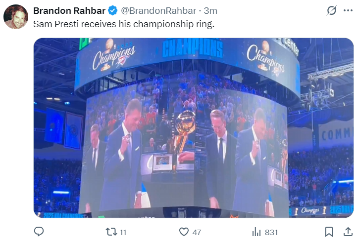 雷霆总冠军颁奖盛典：火箭退场，SGA炫舞庆功，总冠军旗帜升起