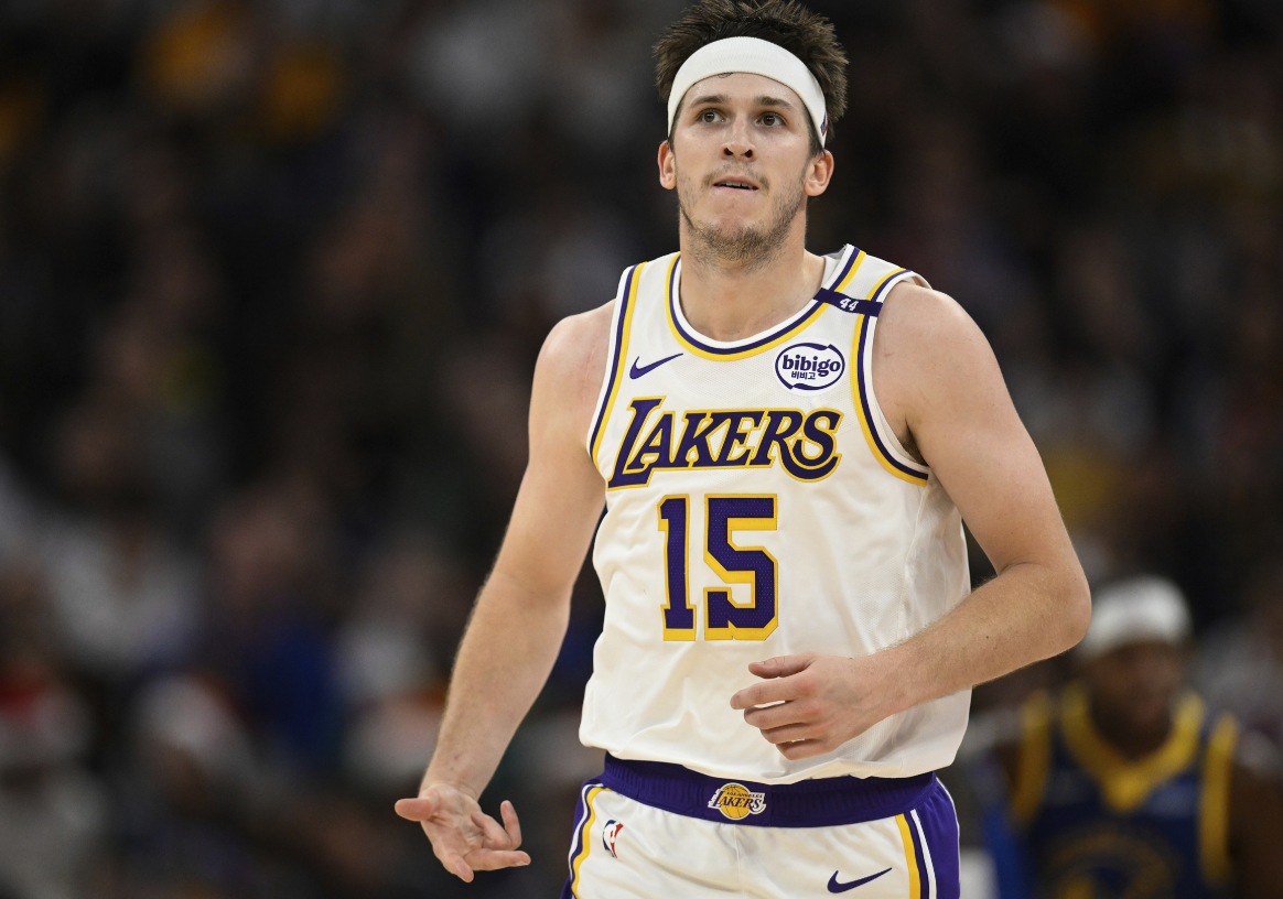 里夫斯赛后反思：湖人第三节问题根源在球员，需自我调整