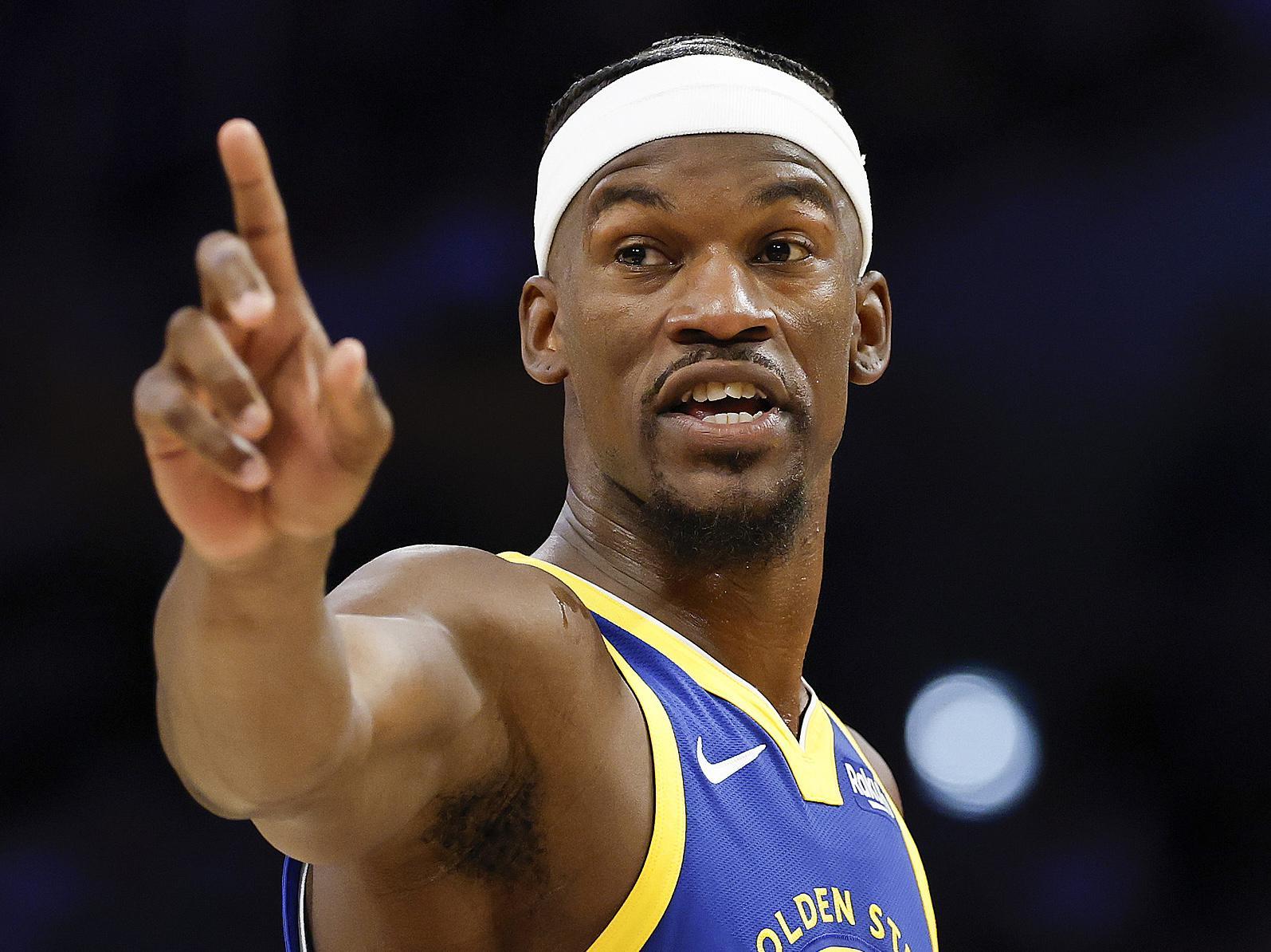 科尔盛赞巴特勒：稳定节奏掌控比赛，勇士揭幕战关键人物