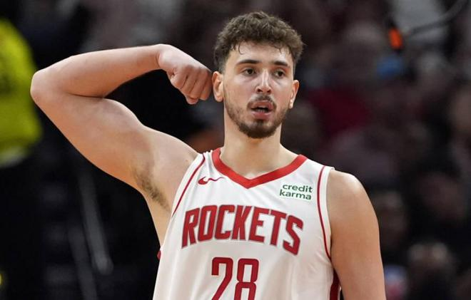 火箭申京首秀惊艳全场，进化蜕变引领球队新篇章