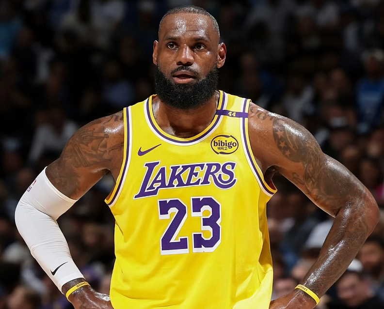 NBA新赛季：库里登顶收入榜，湖勇大战首发揭晓，老詹伤情更新