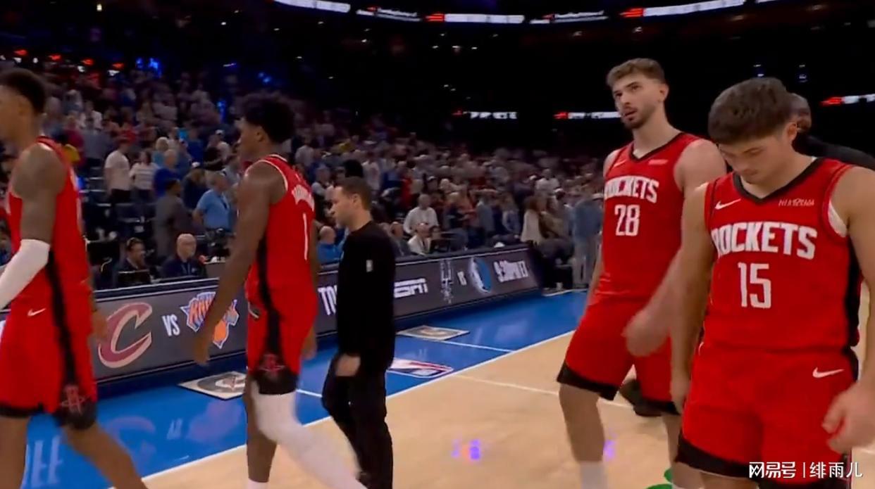 火箭新星申京强势崛起！39分11板完胜亚历山大，杜兰特首秀失色