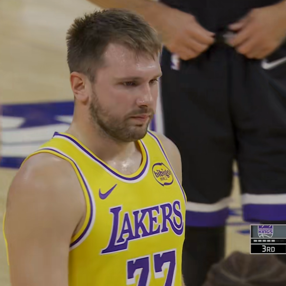 东契奇独砍35+10+5难救主，湖人惨败勇士库里轻松带队