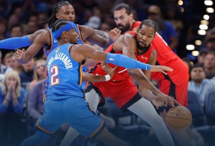 杜兰特47分钟鏖战，申京39+11惊艳全场，雷霆险胜火箭