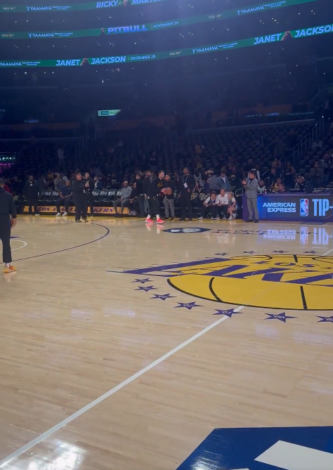 东契奇赛前热身惊艳全场：中场三分抬手就中