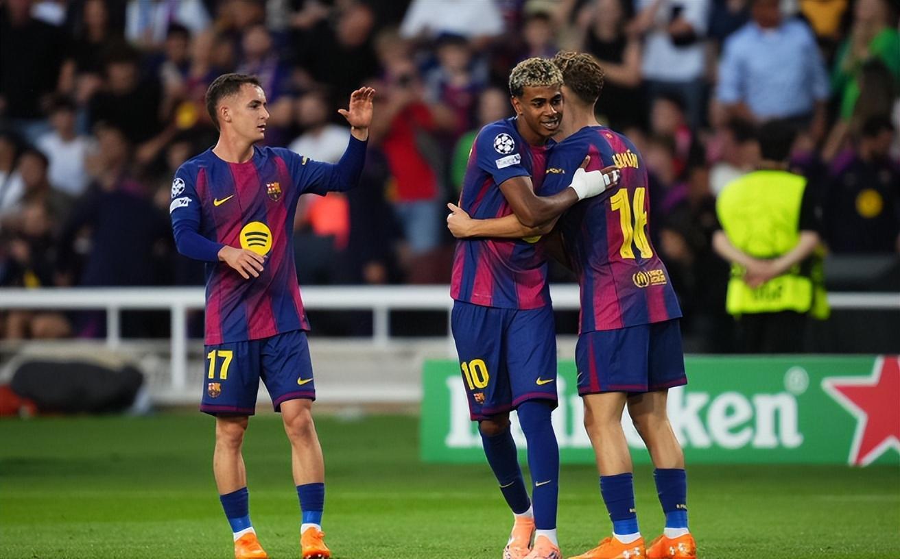 欧冠激战夜：8场43球狂潮，巴萨国米齐奏凯歌，意甲冠军惨败