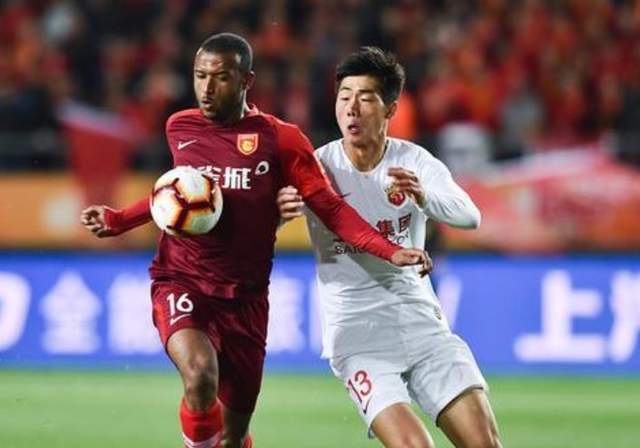 从“中超水货”到欧冠英雄：卡埃比3金靴3银靴创摩洛哥传奇