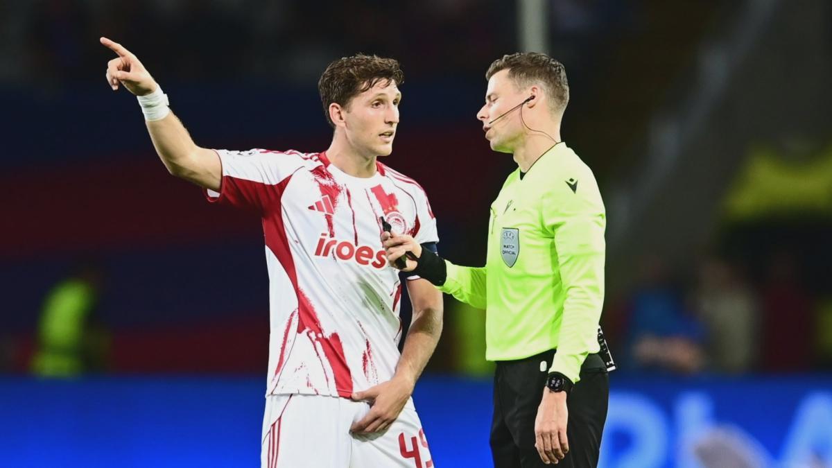 奥林匹亚科斯队长反思：红牌致心态崩溃，1-6惨败巴萨后如何前行