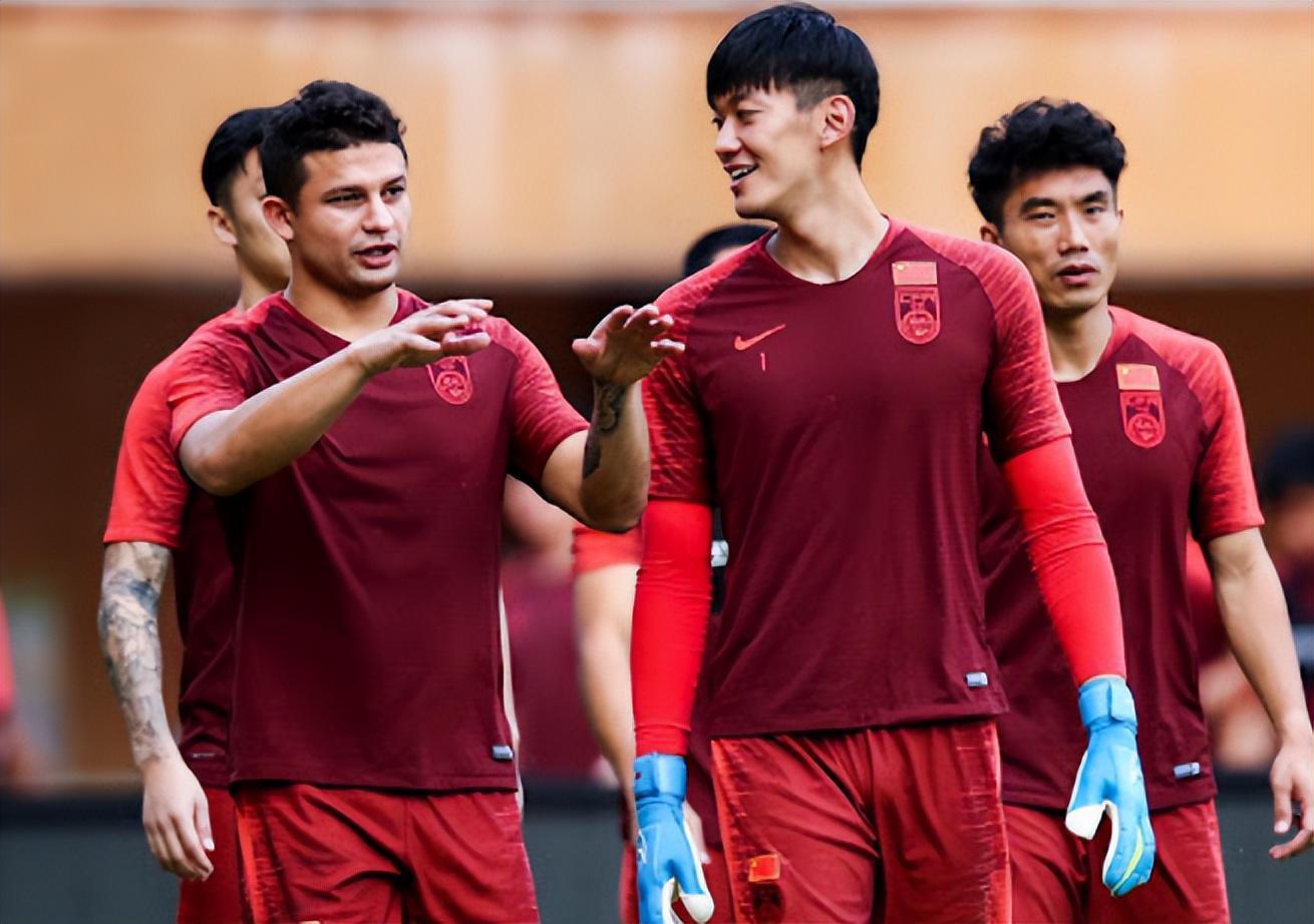 9年狂揽6亿！前国脚艾克森：中超成就我一切，难忘上海夜生活