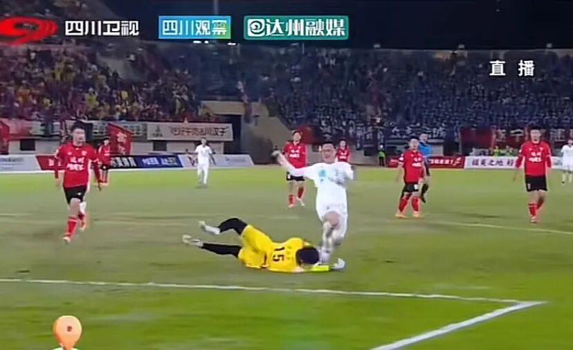 达川球员闪耀赛场！李天承热血守护助球队2:1取胜