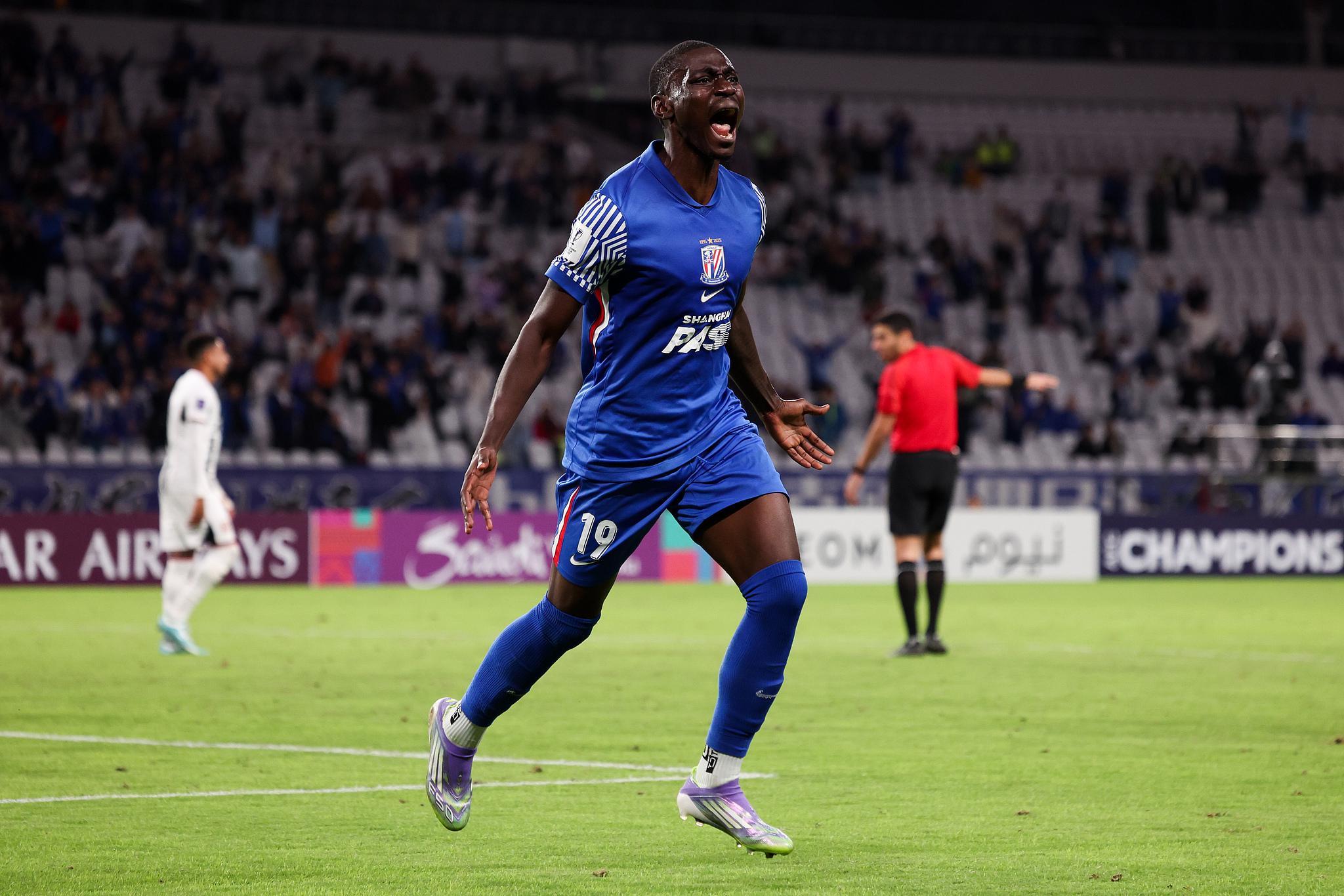 亚冠精英赛：申花2-0力克首尔迎首胜，阿苏埃破门后伤退