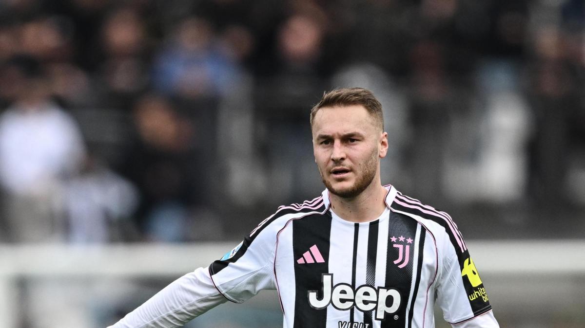 库普梅纳斯自述：回归中场本位，与教练沟通后找回最佳状态