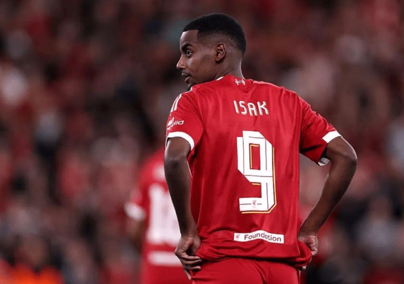 1.4亿欧巨星伊萨克半场遭换下 评分6.2仅1球入账引争议