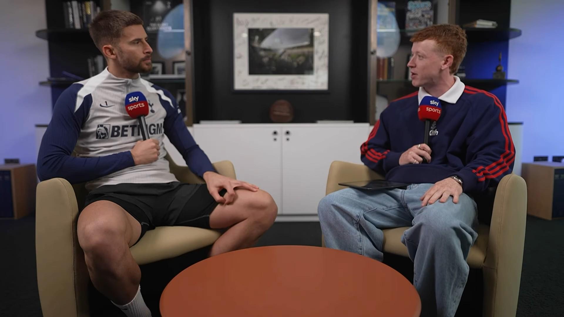 维卡里奥专访：弗兰克重视门将领导力，我的目标是成为领袖