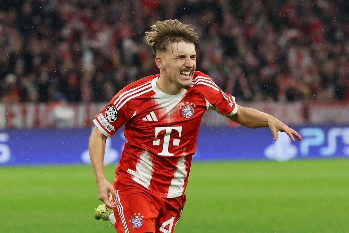 17岁新星卡尔破穆西亚拉纪录，成拜仁欧冠最年轻进球者