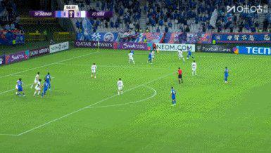 阿苏埃头球破门瞬间