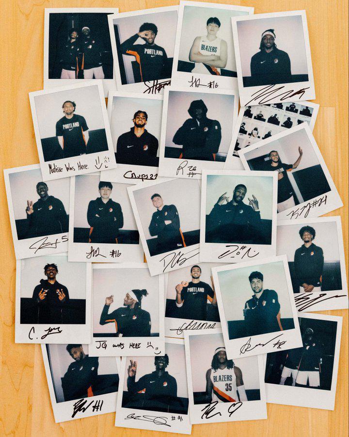 开拓者晒全队拍立得签名照，杨瀚森双照入镜迎NBA首秀