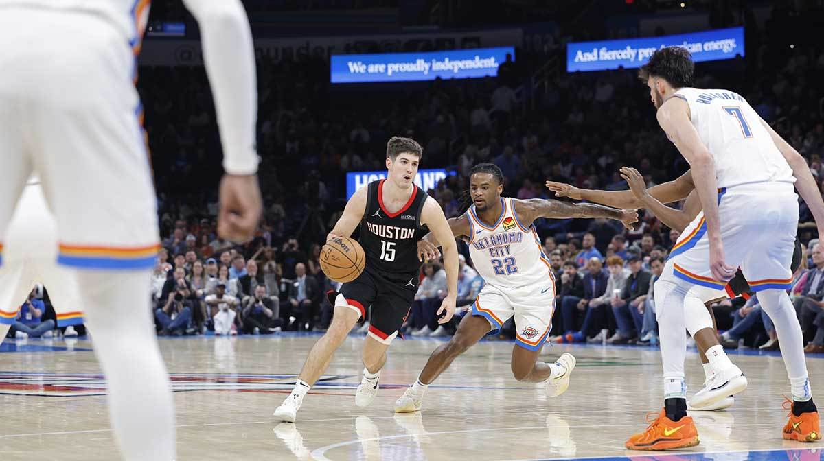 比尔·西蒙斯狠批火箭新秀谢泼德：揭幕战表现堪称灾难