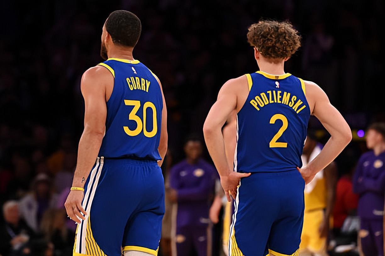 勇士新星首战湖人表现低迷，或面临先发位置危机？