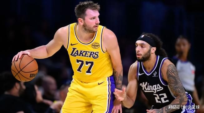 湖人开门黑：东契奇孤军奋战，艾顿表现平庸替补拖后腿