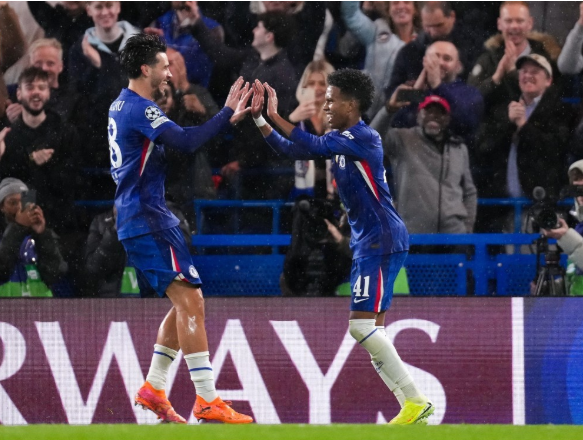 切尔西5:1狂胜欧冠4冠王！18岁新星创纪录，半场3点球引爆全场