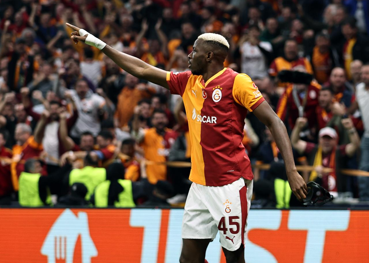 19场11球！奥斯梅恩创欧冠尼日利亚球员进球新纪录