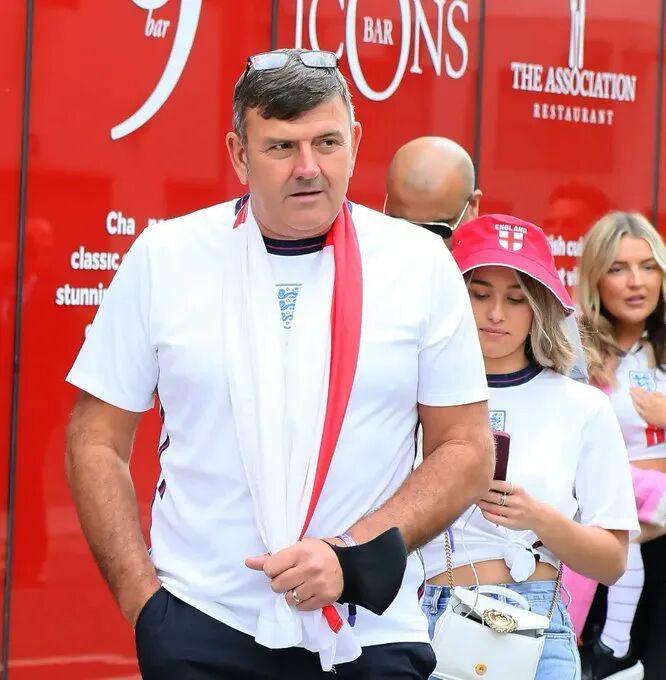 马奎尔父亲力挺：嘲讽声中，他为曼联贡献了多少？