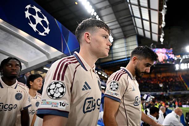 四冠王阿贾克斯重返欧冠却难求一胜，排名垫底引关注