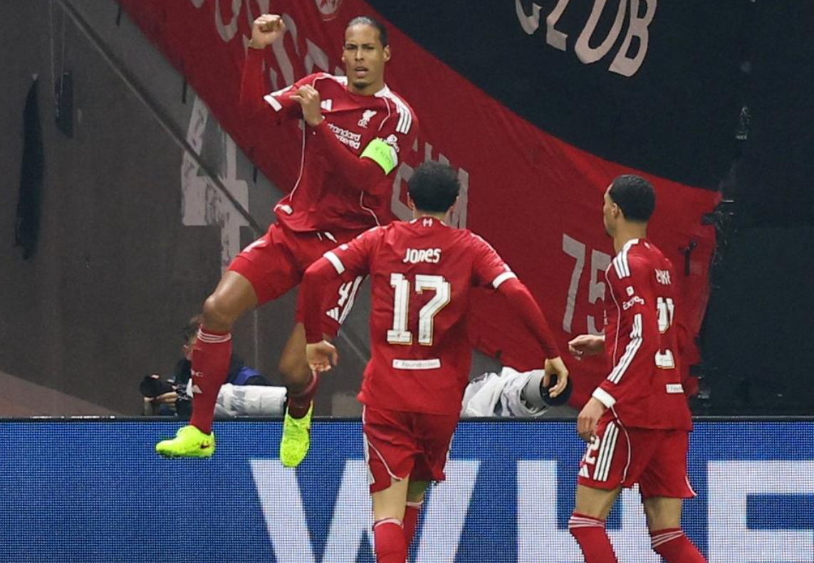 5-1逆转！4-0横扫！足坛狂欢夜，利物浦拜仁狂胜，皇马欧冠3连胜