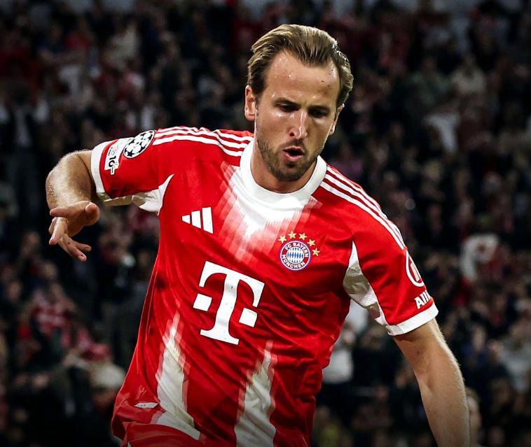 17岁新星破穆夏拉纪录，凯恩10连斩，拜仁4-0布鲁日创12连胜