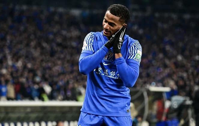 伤愈复出！米内罗亚冠替补登场，时隔4月重返赛场