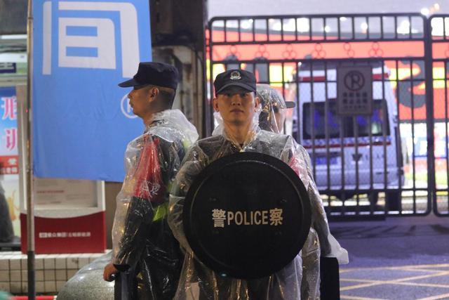 重庆璧山公安护航2025渝超足球联赛璧山主赛场揭幕战