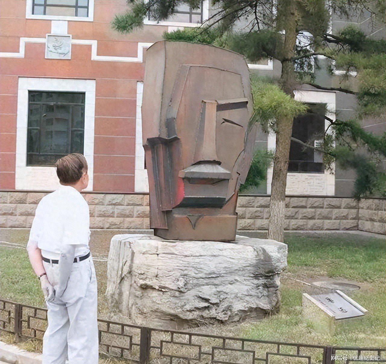 杨振宁深情回忆童年：凝望鲁迅头像忆挚友熊秉明