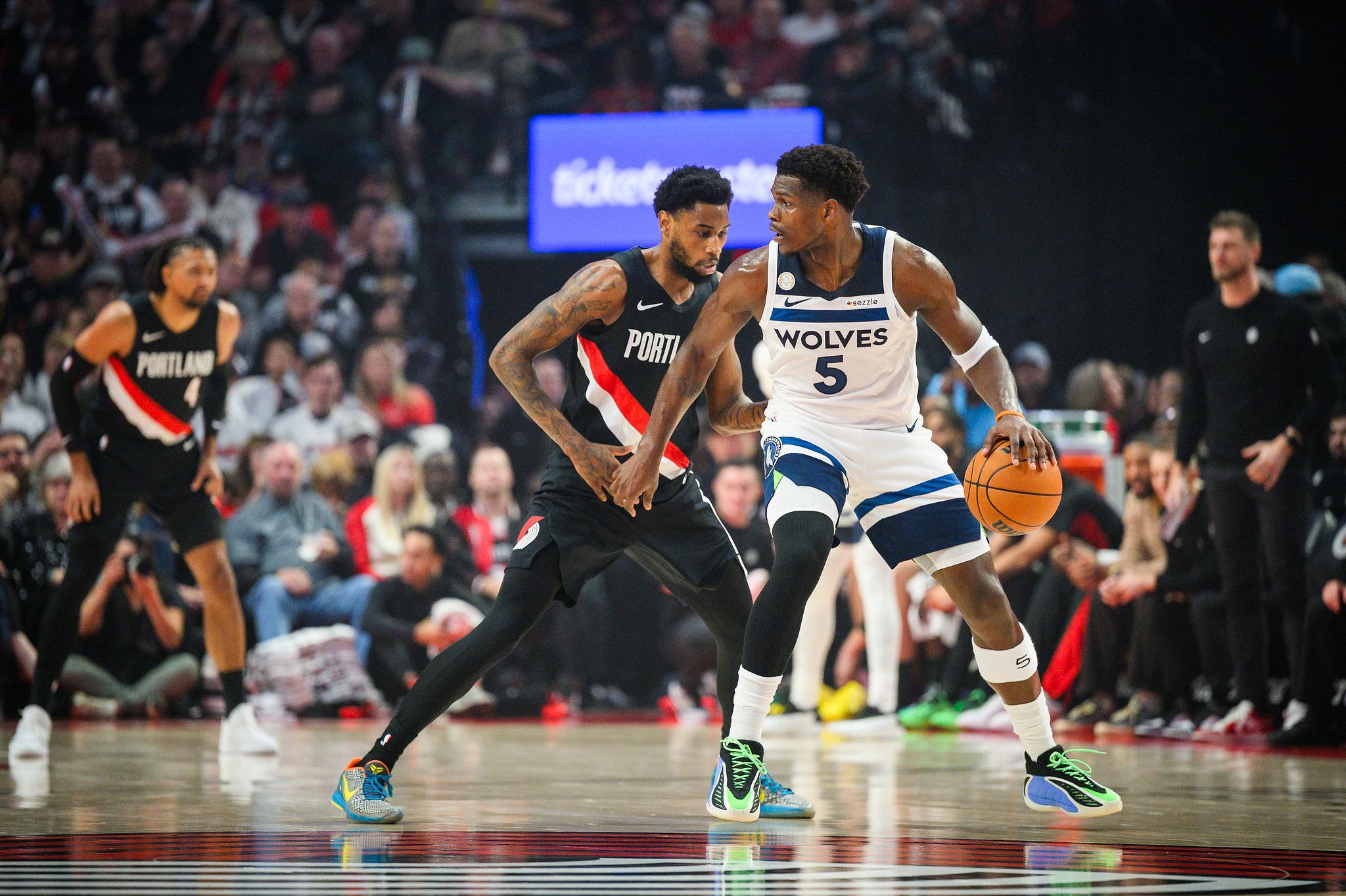 开拓者114-118惜败森林狼 杨瀚森首秀贡献2分 爱德华兹狂砍41分