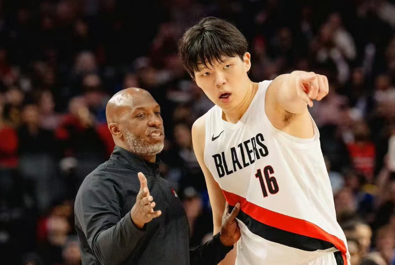 NBA新赛季风波：开拓者主帅比卢普斯涉赌被捕，杨瀚森或受影响