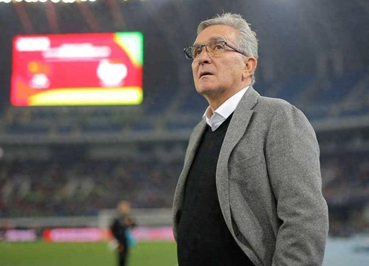 16战4胜引争议！伊万时隔131天反击球迷：40年13冠怎会是骗子