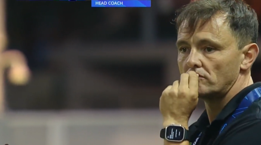 亚冠赛场国安11分钟连丢2球！恩加德乌护球失误，张源送点引争议