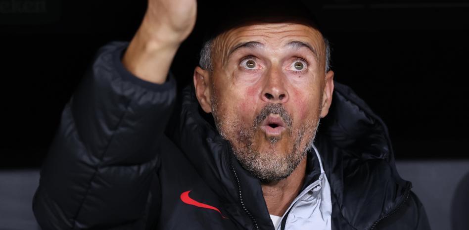 世体：恩里克世俱杯锁喉若昂-佩德罗事件102天未获处罚