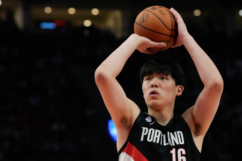 中国球员NBA首秀全解析：杨瀚森2分创纪录，姚明易建联谁更耀眼？