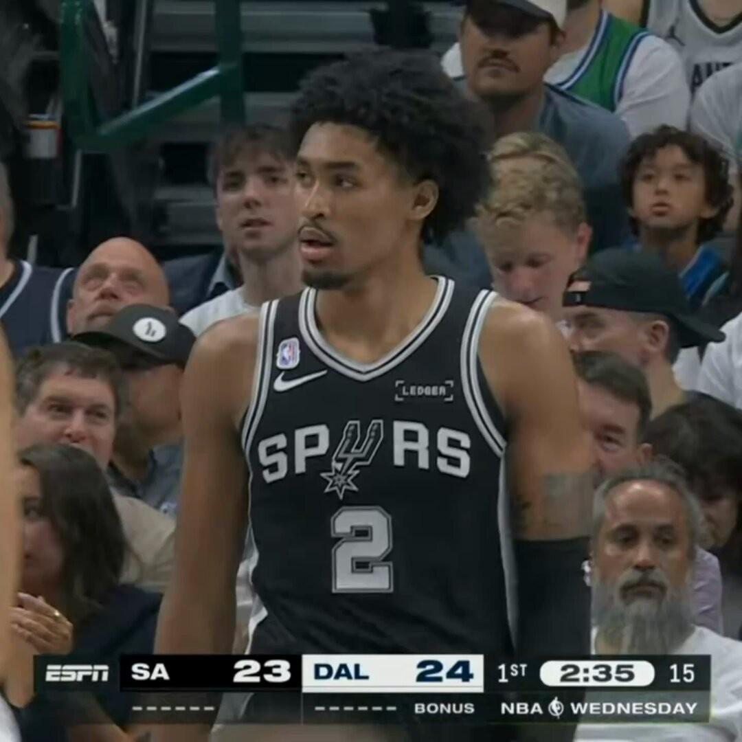 马刺新星首秀亮眼！榜眼秀哈珀15分4板助力开门红