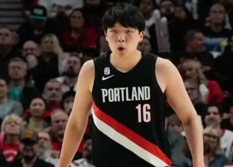 徐静雨锐评：开拓者输球因弃用杨瀚森，爱德华兹41分引热议