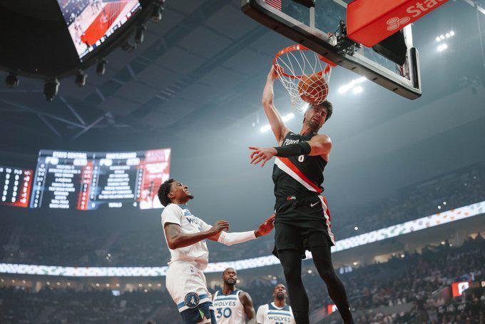 NBA常规赛：杨瀚森首秀2分1板，开拓者114-118惜败森林狼